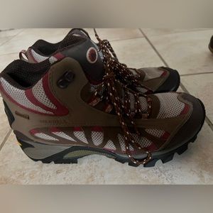 Merrell Womens Hiking Boots - Brown/Dark Red - Goretex Vibram sole - Size 8 US